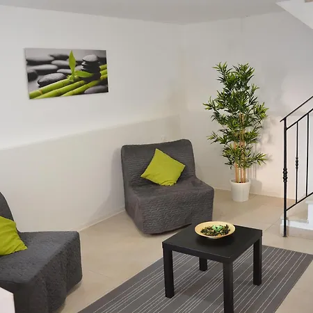 Green Apartmanhotel 2*