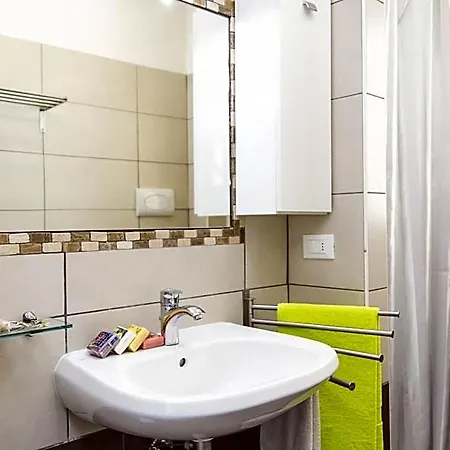 Aparthotel Green 2*