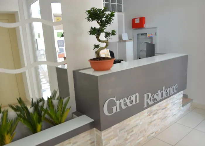Green מלון דירות 2*