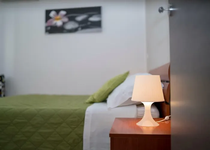 Green 2* רימיני