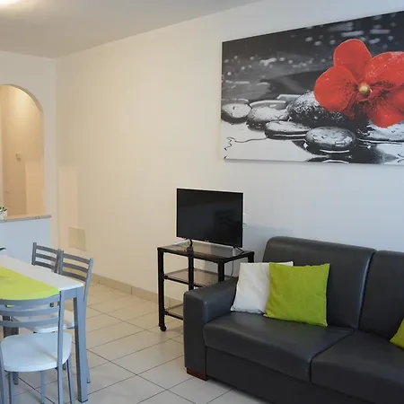 アパートホテル Green